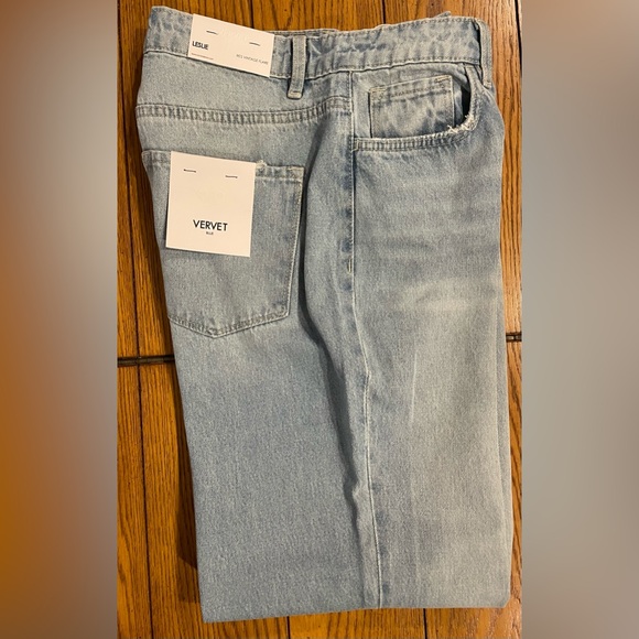 Leslie 90's Vintage Flare Jeans